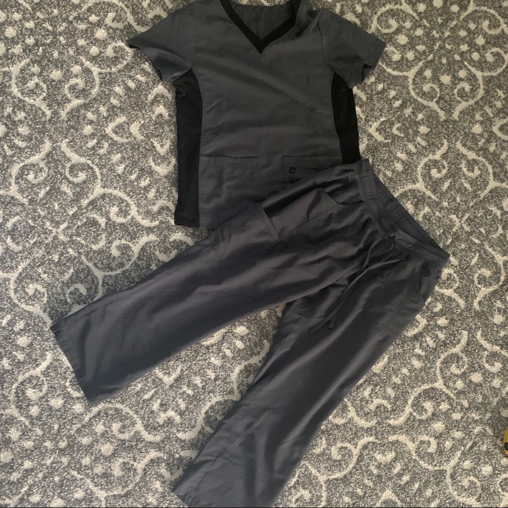Grey scrub star scrub set